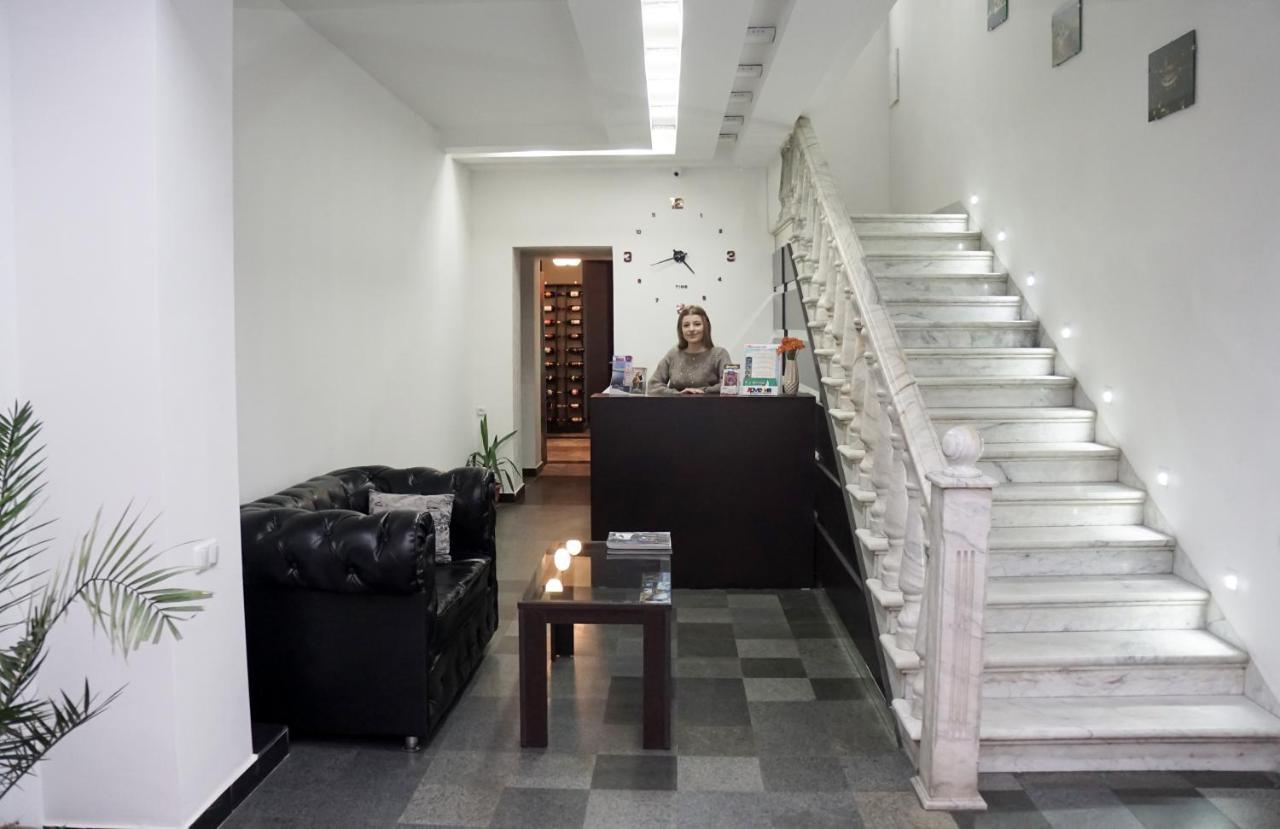 Nor Yerevan Hotel Екстериор снимка
