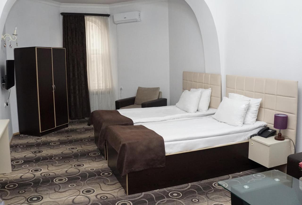 Nor Yerevan Hotel Екстериор снимка