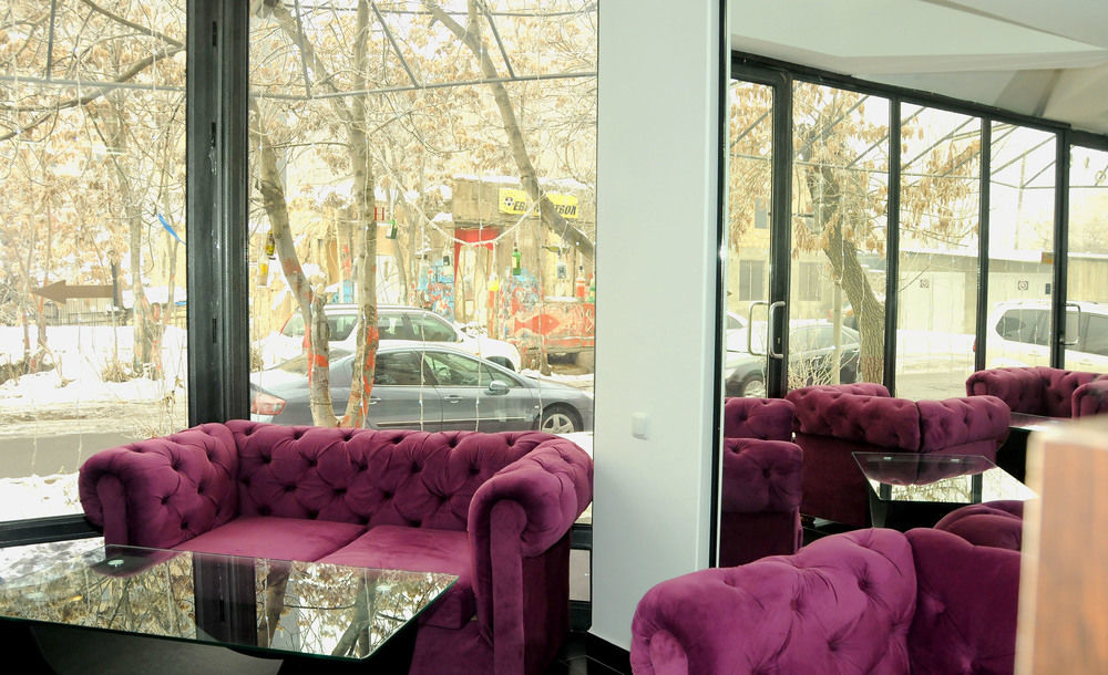 Nor Yerevan Hotel Екстериор снимка