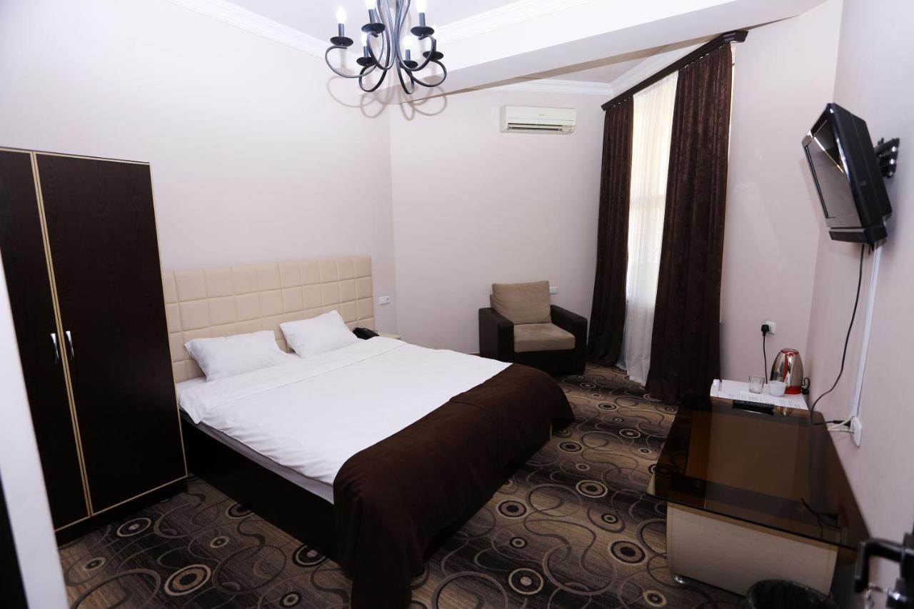 Nor Yerevan Hotel Екстериор снимка